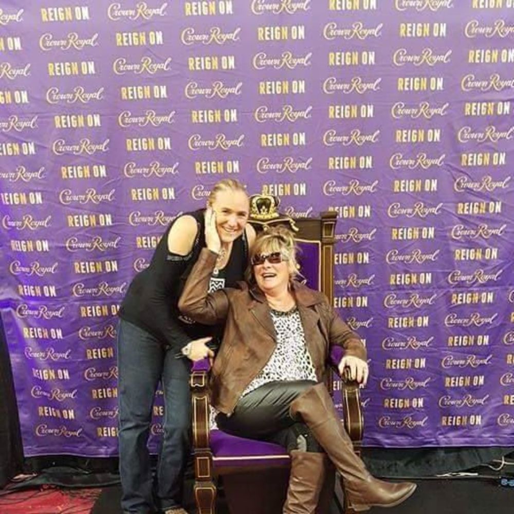 Meet your Posher, Liana